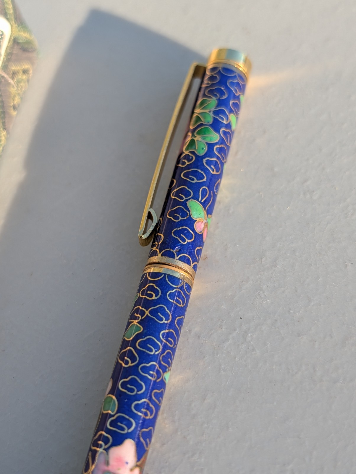 VINTAGE Chinese Cloisonné Ballpoint Pen «Jingtai Blue» Floral Enamel & Gold Trim