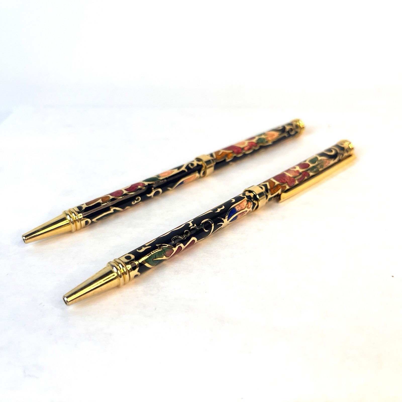 Vtg Asian Chinese Gold-tone Ball Point Pen w/ Cloisonne Enamel Floral Design (1)