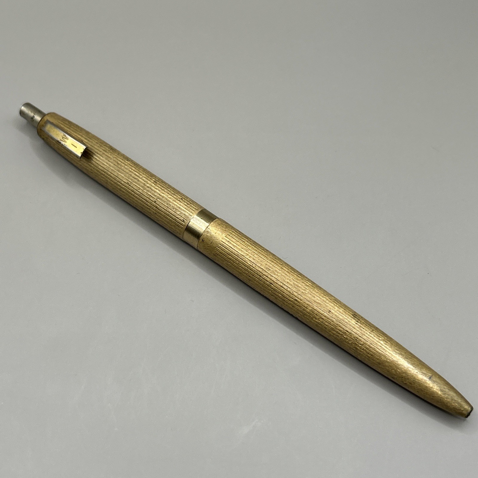 VTG Ballpoint Pen THE LOUGE Finley North Dakota *Broken Pocket Clip*