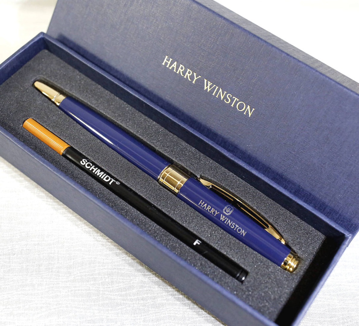 HARRY WINSTON Novelty Cap type Navy/Gold Ballpoint Pen wz/Box,Refill Rare Mint