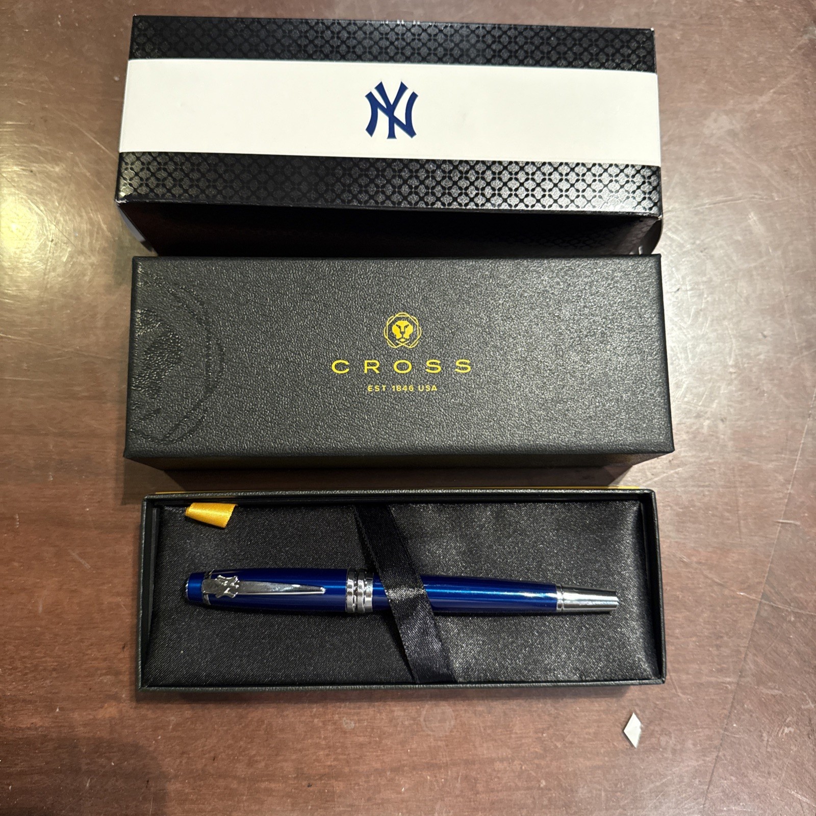 NEW YORK YANKEES LOGO – Cross Blue Lacquer Rolling Ball Pen NEW AT0455-12