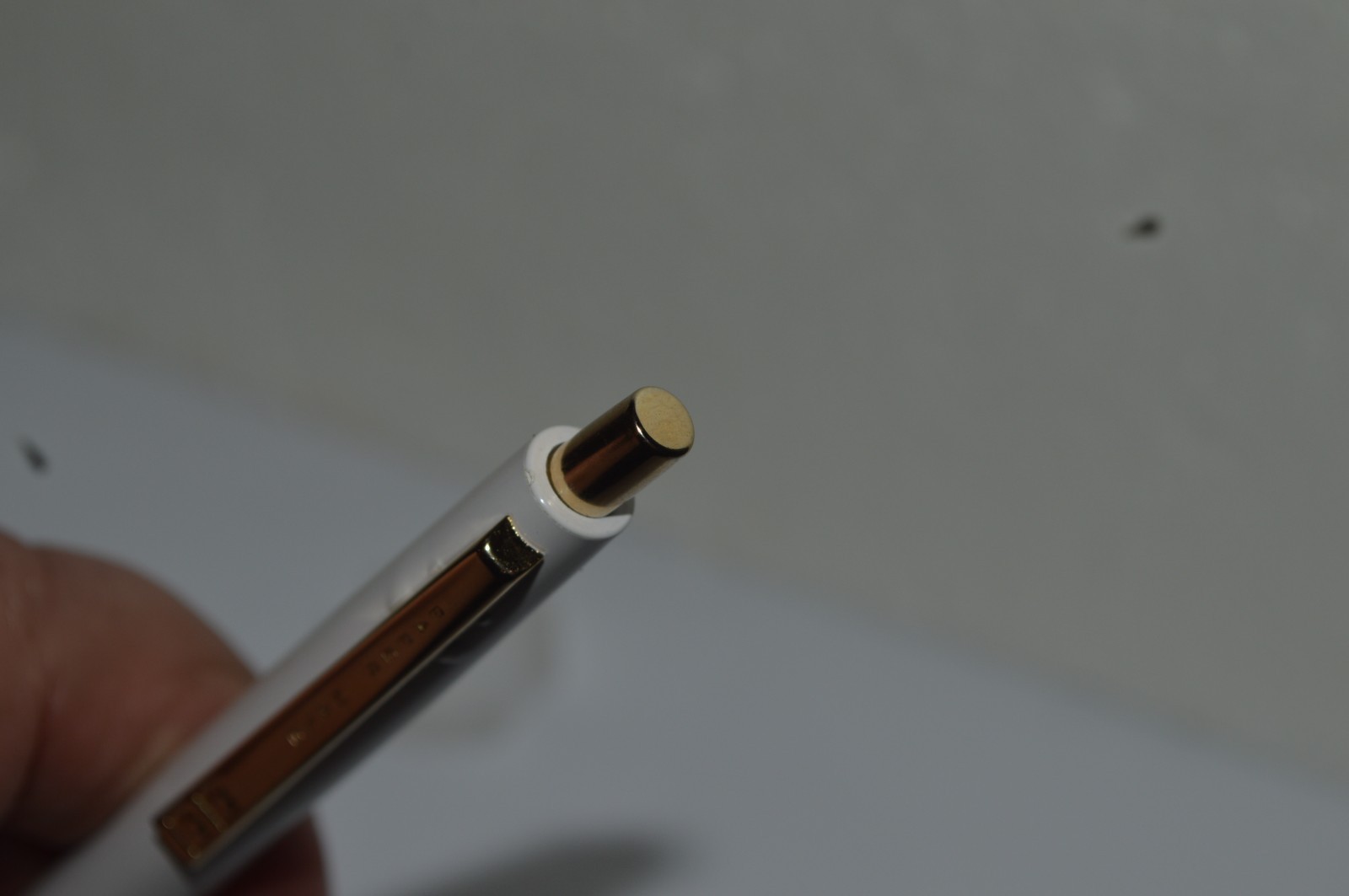 Paper Mate CONTOUR Ballpoint Pen White Gold Trim Made In Mexico Circa 1980’s
