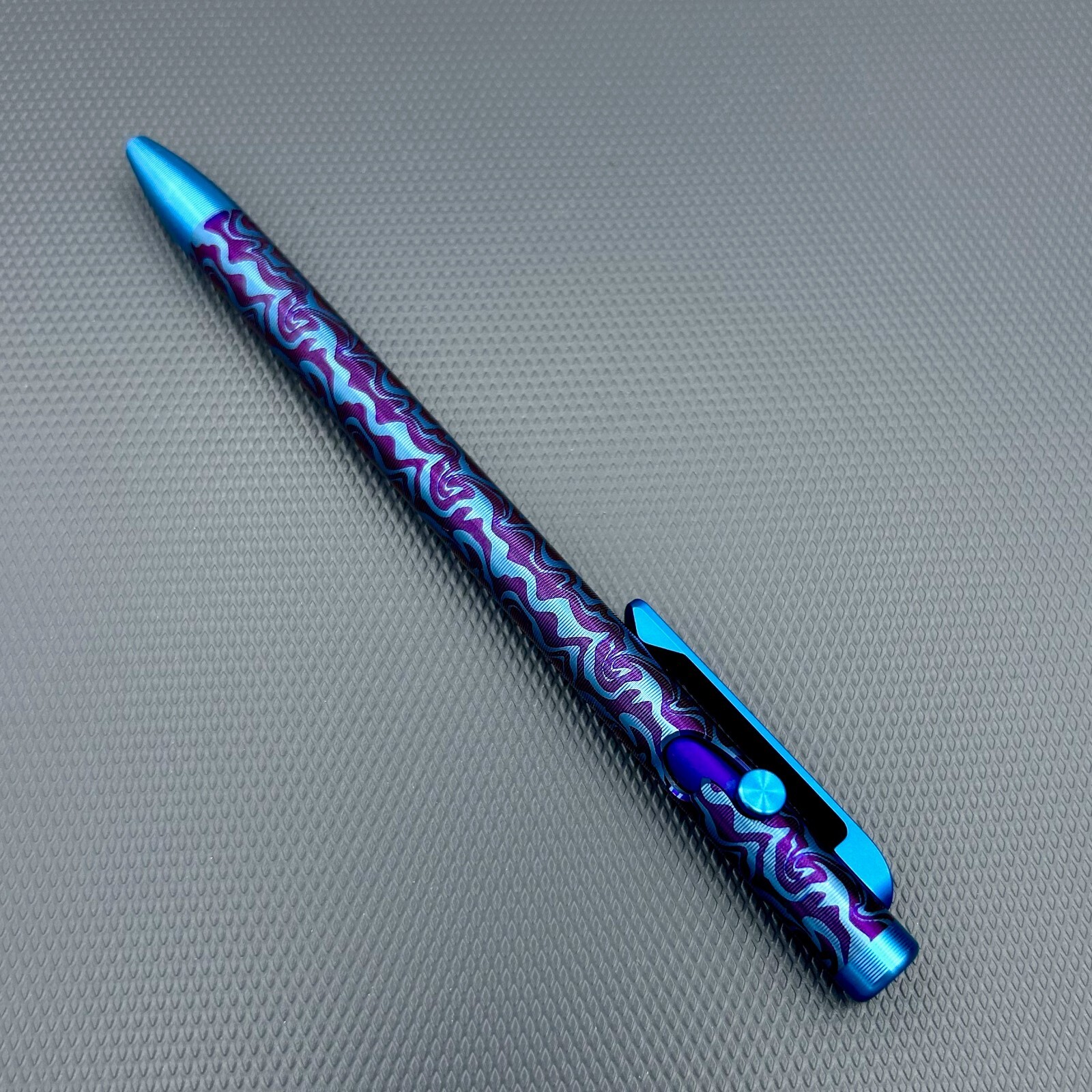 Tactile Turn – Titanium Slim Bolt Action Standard Size Pen Squigly Ano Colors