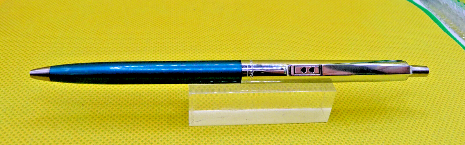 Paper Mate Vintage Double Heart Profile Ball Pen-slim grip–green–Mexico