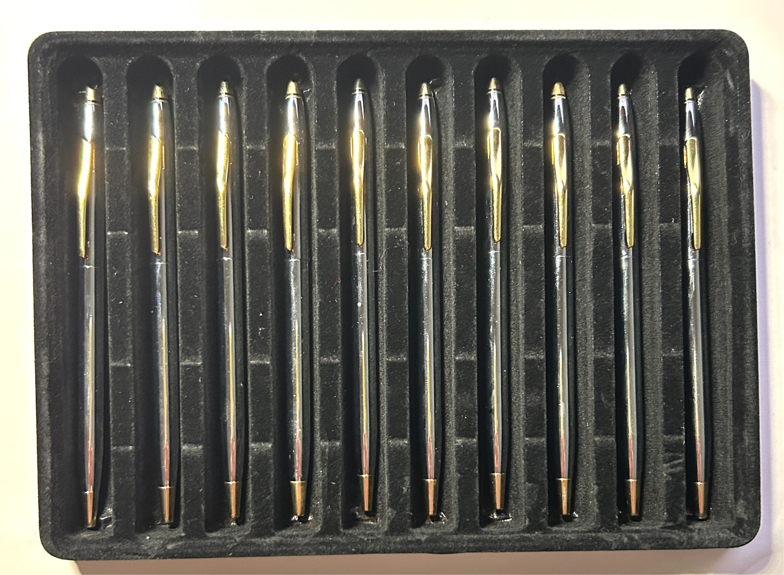 SLIM METAL TWIST BALLPOINT PENS IN TRAY (10 PENS PER STRAY)