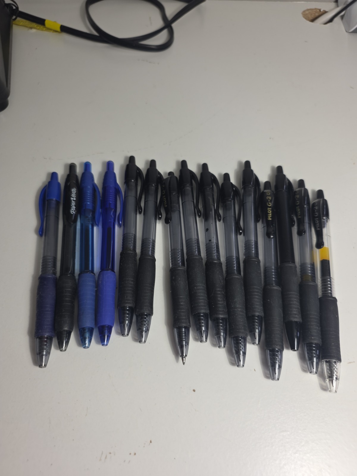 Random Lot Of Pilot G-2 07, 05, 10 PENS WITH 3 PAPER MATE Untested