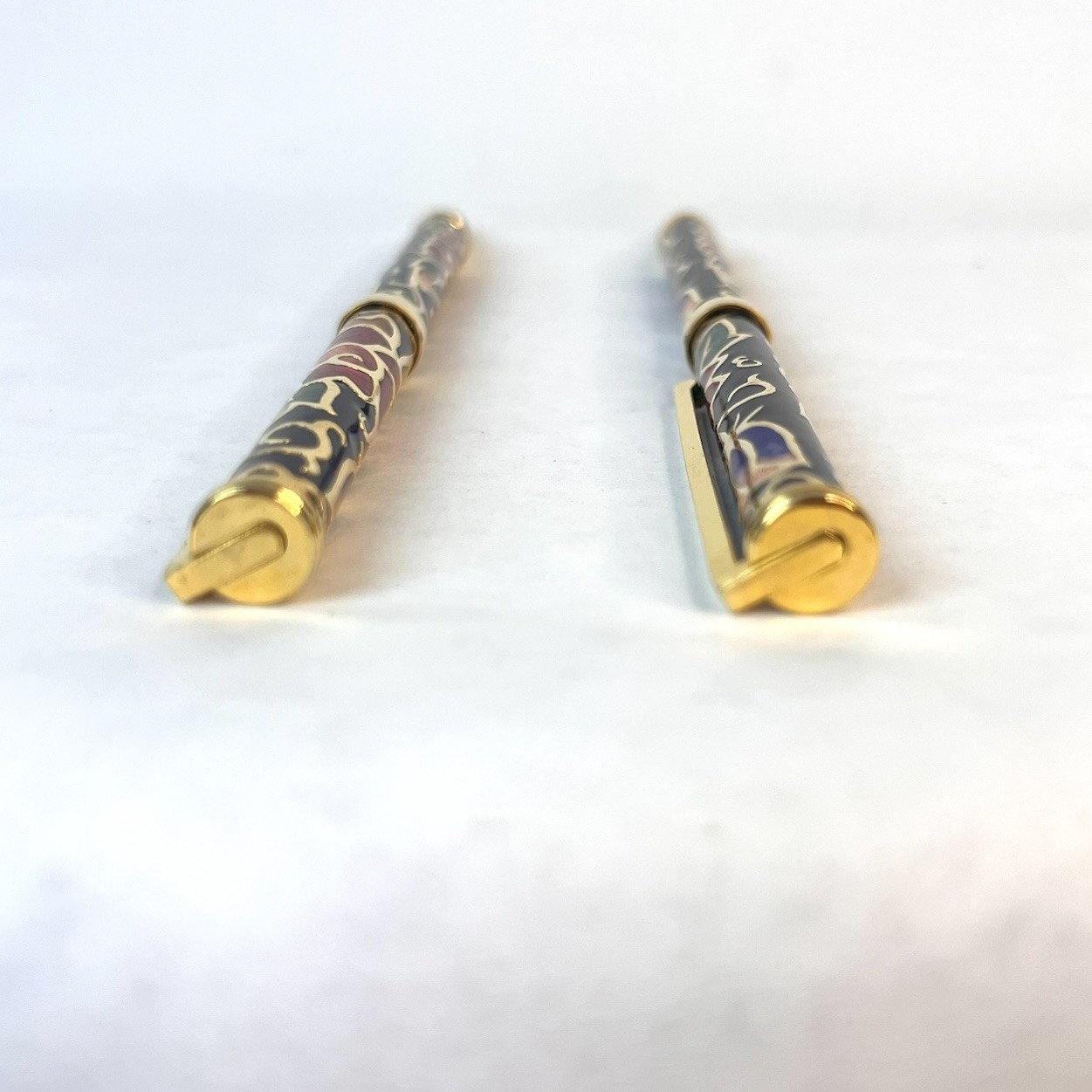 Vtg Asian Chinese Gold-tone Ball Point Pen w/ Cloisonne Enamel Floral Design (1)