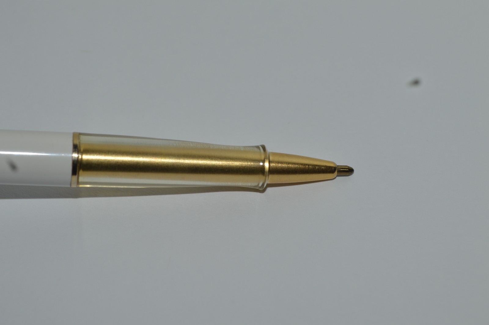 Paper Mate CONTOUR Ballpoint Pen White Gold Trim Made In Mexico Circa 1980’s