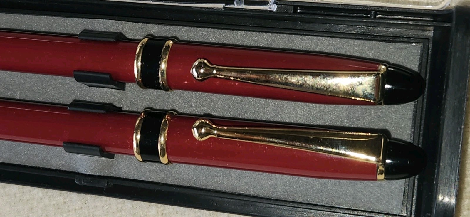 VTG Red Ballpoint Pen Set With Case Maker Unknown As Is
