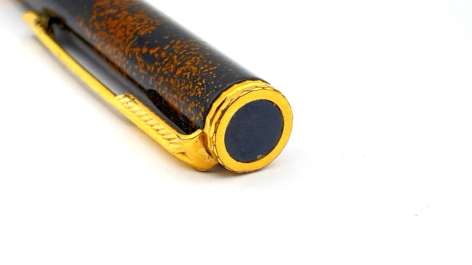 VINTAGE PARKER PREMIER BALLPOINT PEN IN CHINESE LAQUE GOLD TRIM MADE IN FRANCE