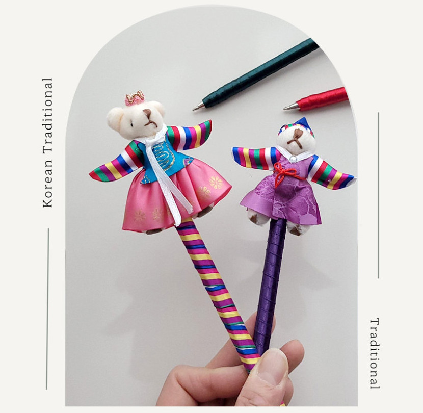 Korean Traditional Hanbok Bear Doll Ballpoint Pen Souvenir Gift 1mm Black Random