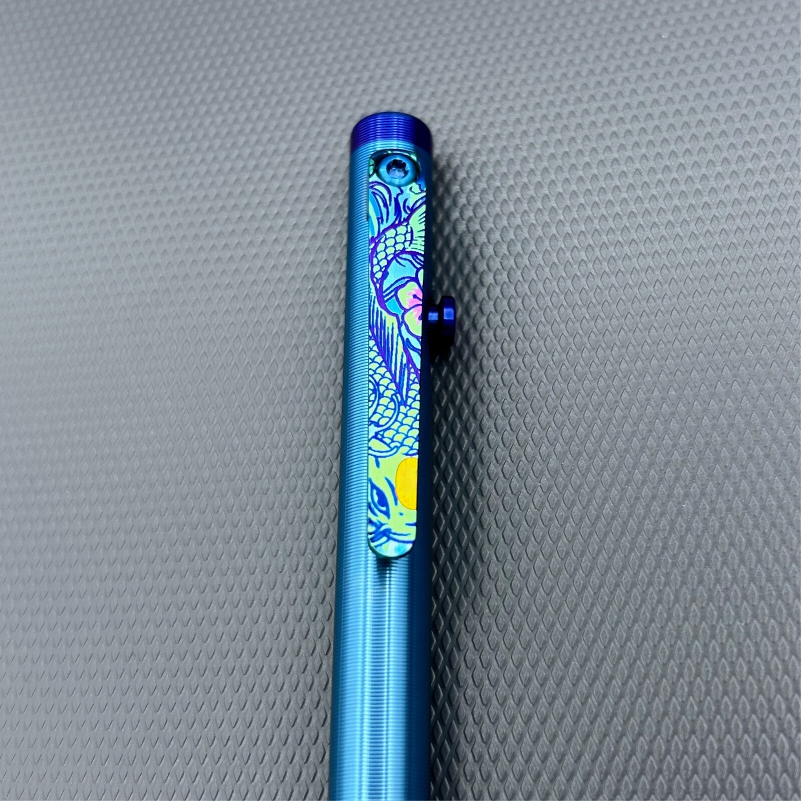 Tactile Turn – Titanium Slim Bolt Action Standard Size Pen Fade w/ KOI Clip