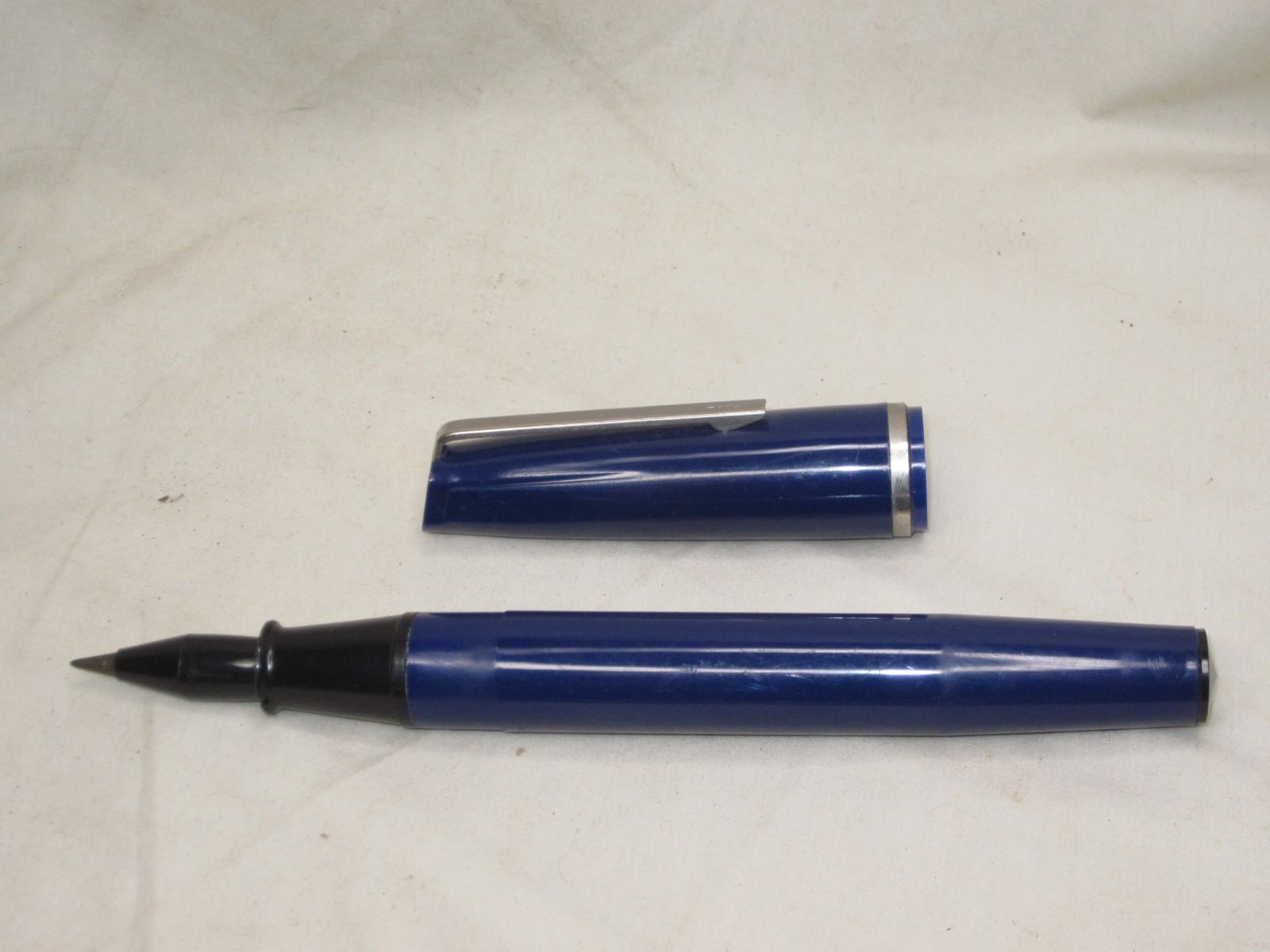 vintage jumbo ballpoint pen 8.75″ Italy blue w/ cap oversize giant *needs ink