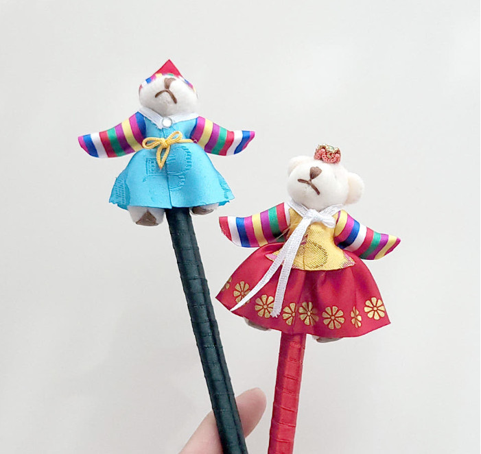 Korean Traditional Hanbok Bear Doll Ballpoint Pen Souvenir Gift 1mm Black Random