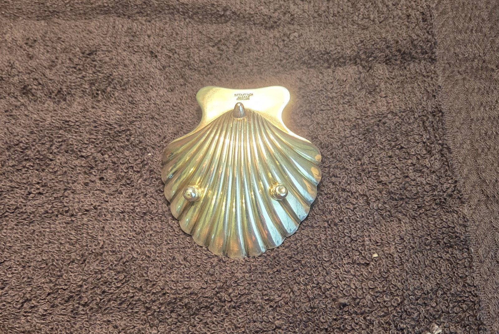 TIFFANY & CO – STERLING SILVER CLAM SHELL PEN HOLDER