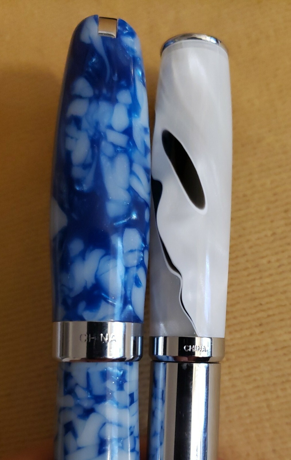 13 Black Green Acrylic Celluloid Steel Attaché Ballpoint Pens Blue LACHIEVA?