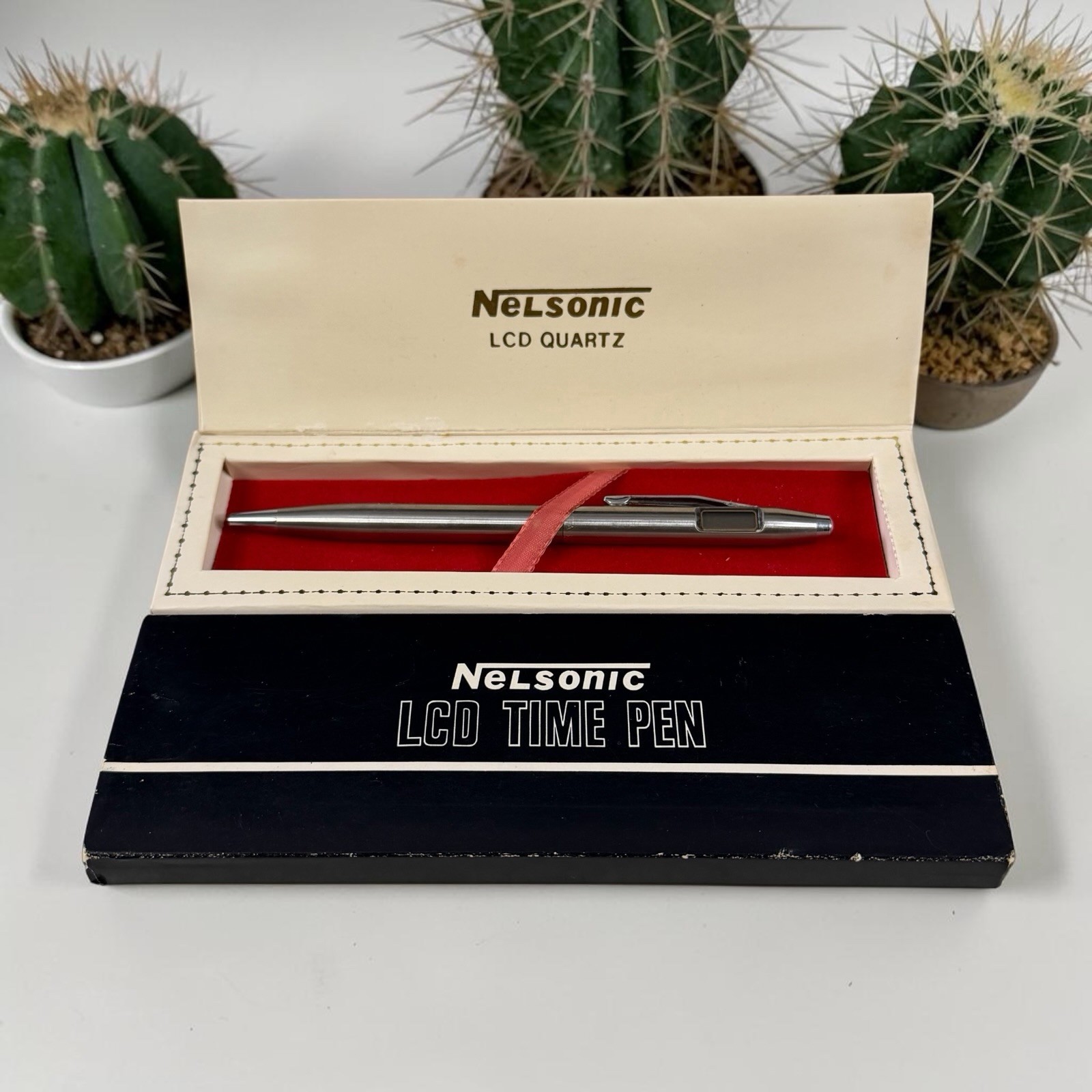 Vintage Nelsonic LCD Quartz Time Pen Digital Clock Pen Hong Kong w/ Box Untested
