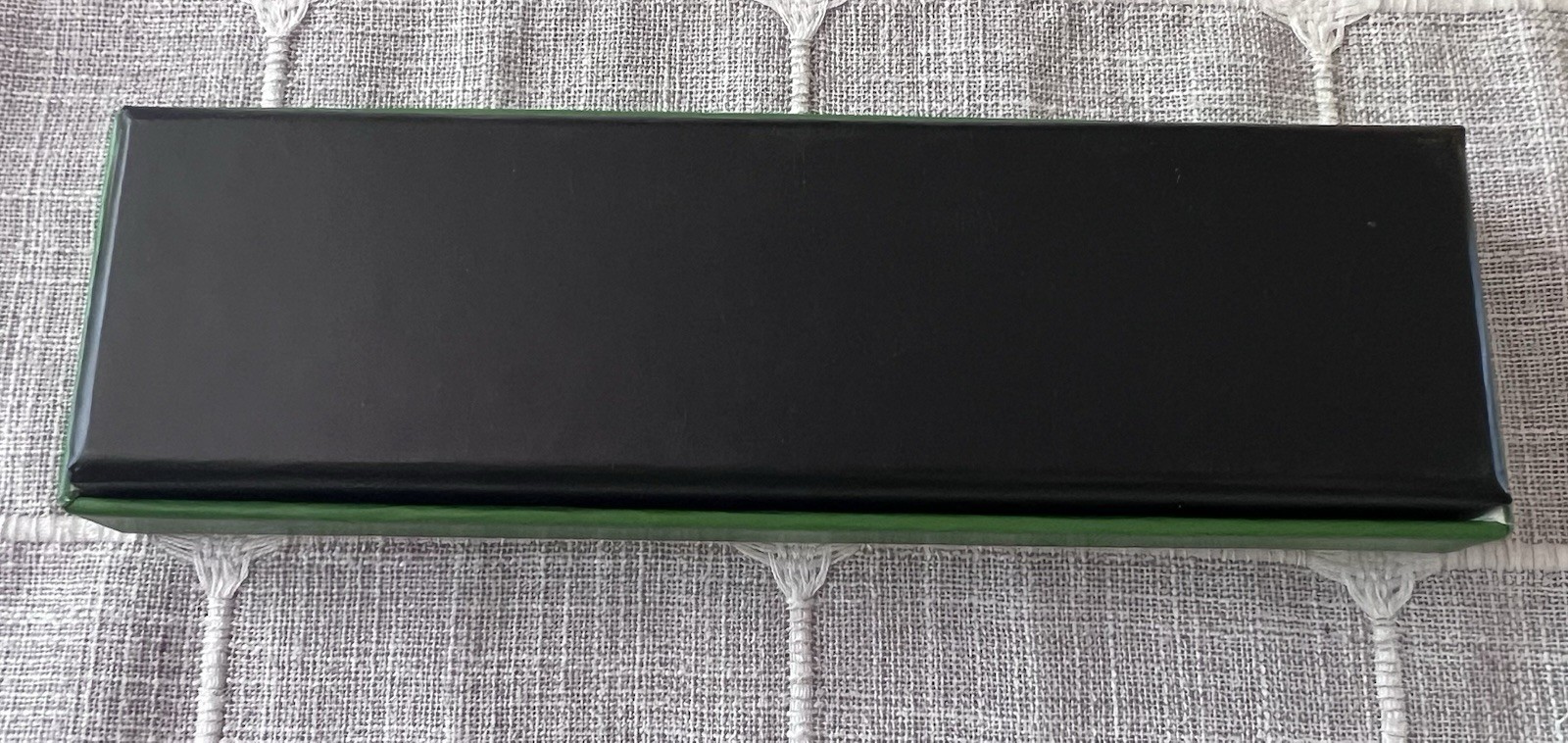 KATE SPADE New York «Polka Dot» Black Ink Ballpoint Pen w/Gift Box