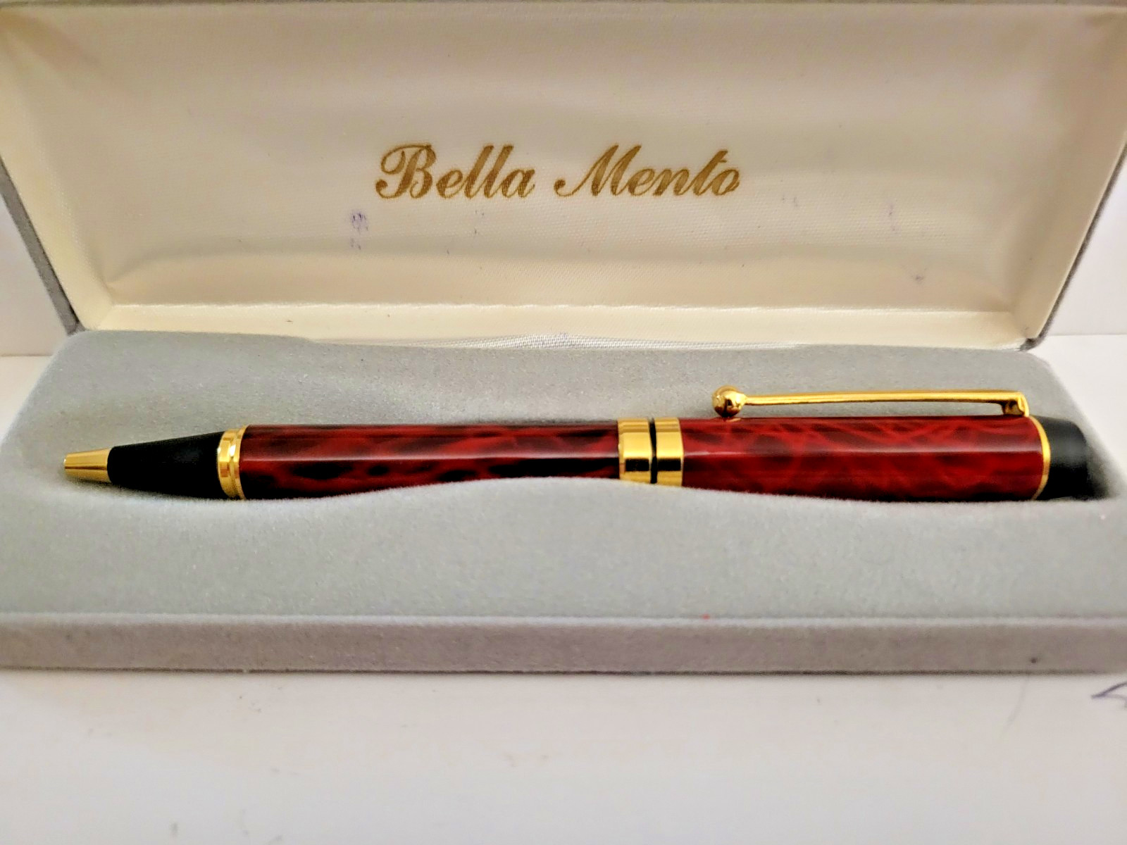 Vintage Bella Mento Pen in Case reddish/orangish mixed with black swirl Color