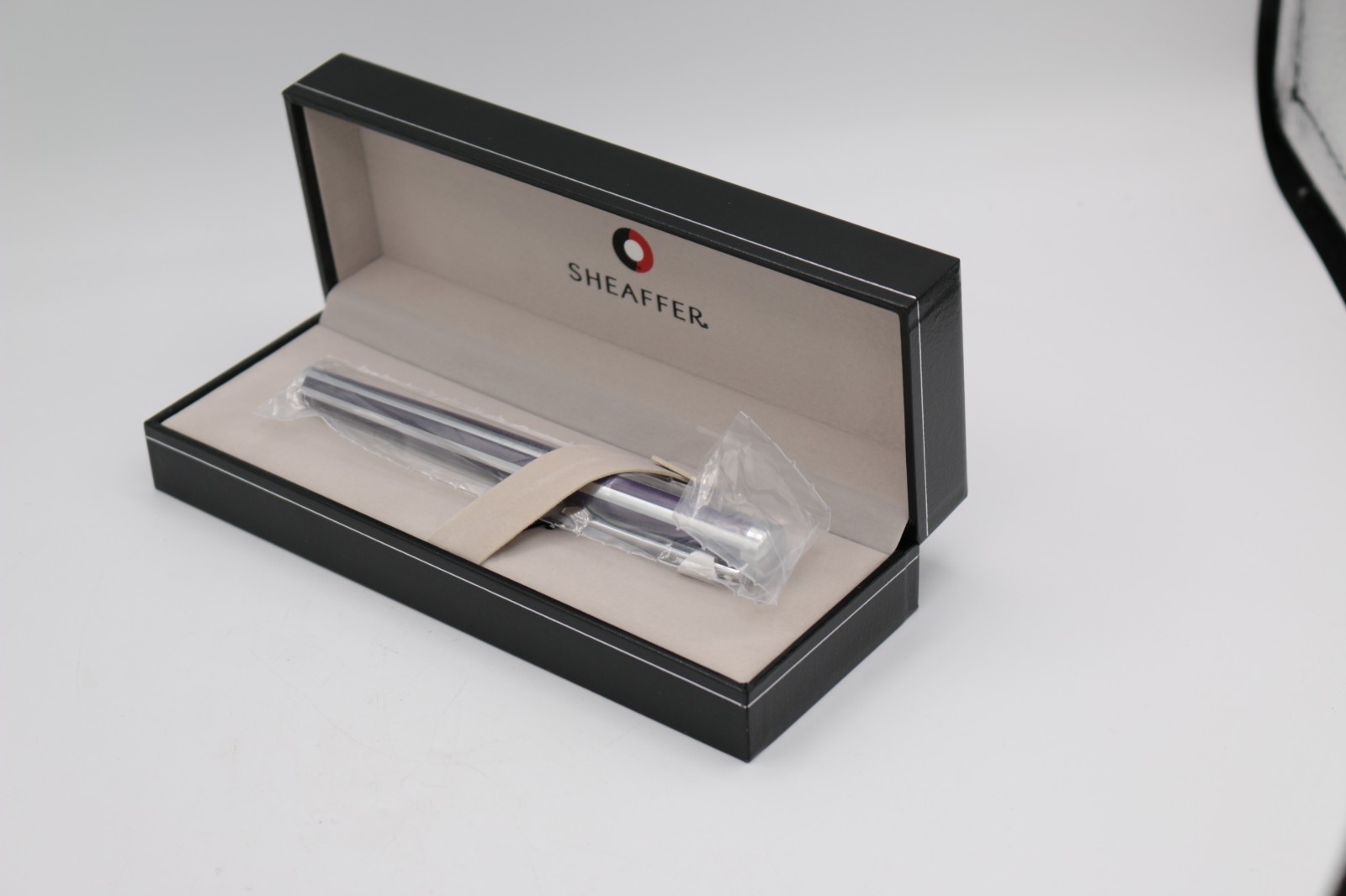 Sheaffer Intensity Purple Rollerball Pen Chrome Trim Violet Lacquer Model 9232-1