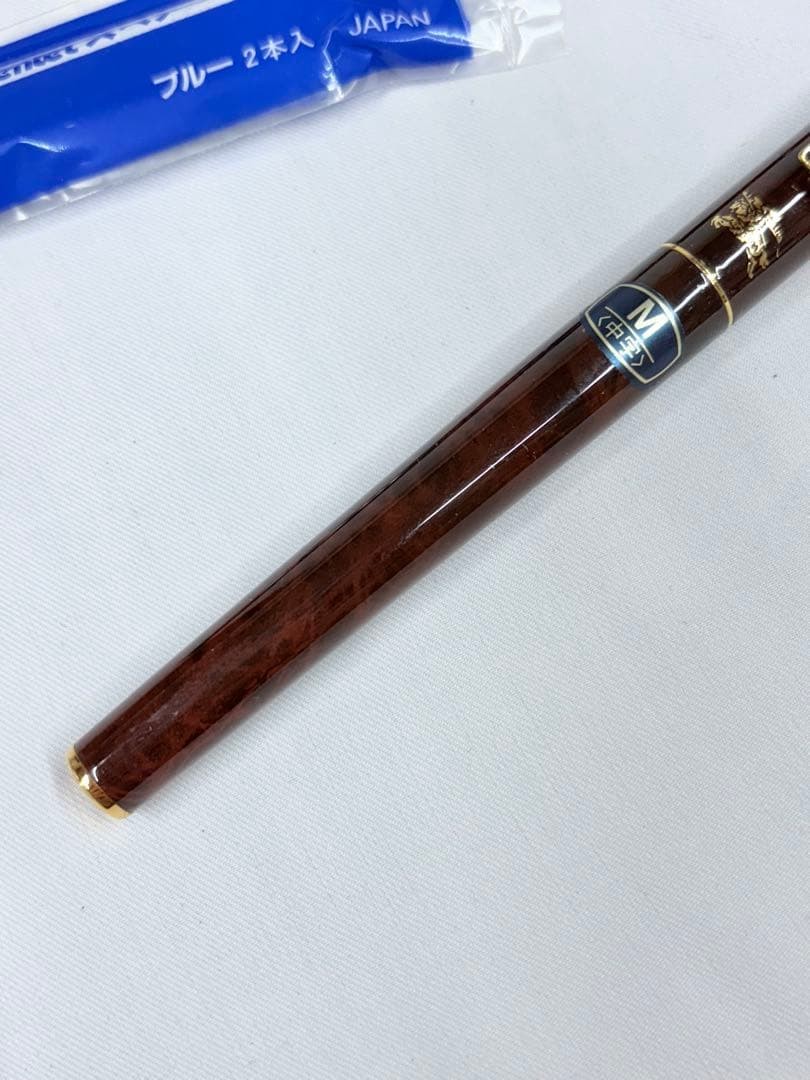 Burberrys Brown Ballpoint Pen, Blue Ink Fountain Pen
