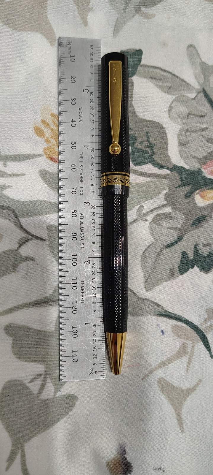 PILOT CUSTOM 72 BLACK PLASTIC BALL POINT PEN NEW/MADE IN JAPAN