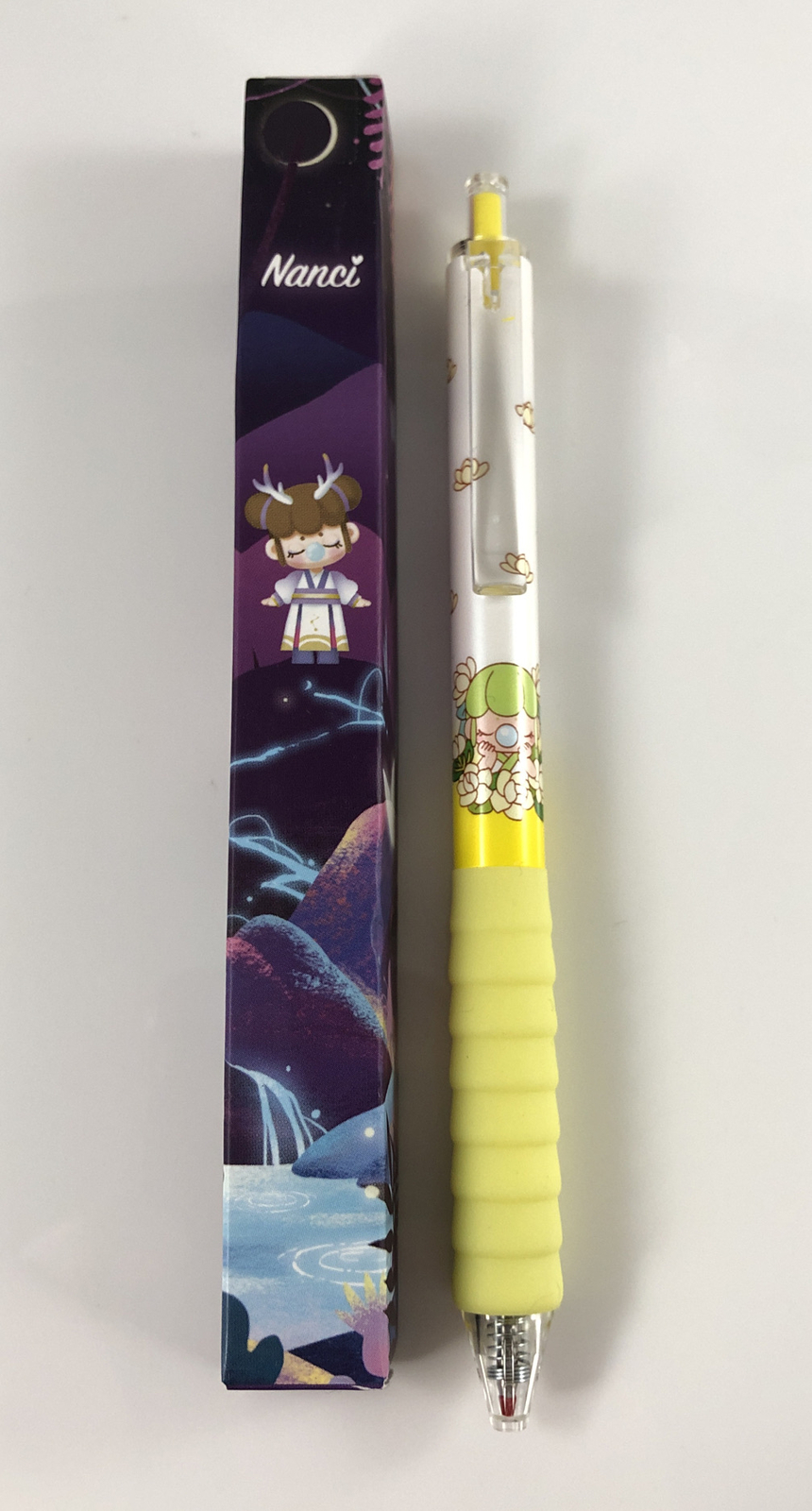 Shanghai M&G Stationary x Nanci Boxed Pen – Black Ink – 0.5mm Yellow Rubber Grip