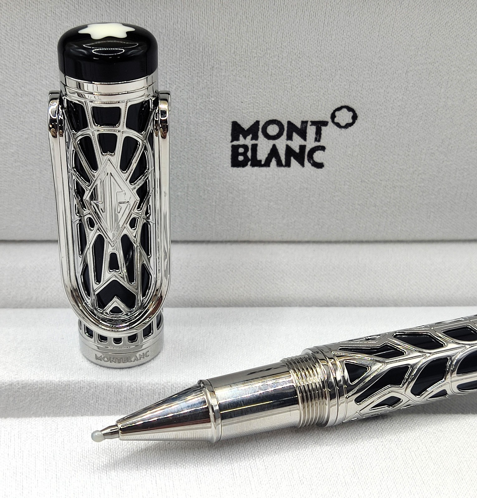 Premium Montblanc Homage to The Great Gatsby Edition Rollerball Pen With Box