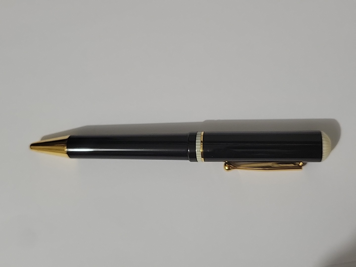 Delta Via Veneto Ballpoint Pen Black Gold & Ivary Gold Trim Italy w/ Box & Card