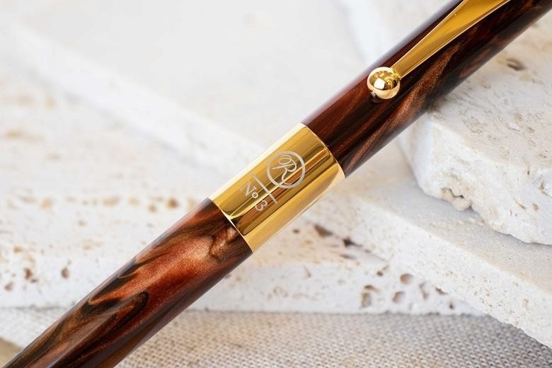 Japan Itoya Romeo No.3 Italian Auric Amber Limited Edition Ballpoint Pen