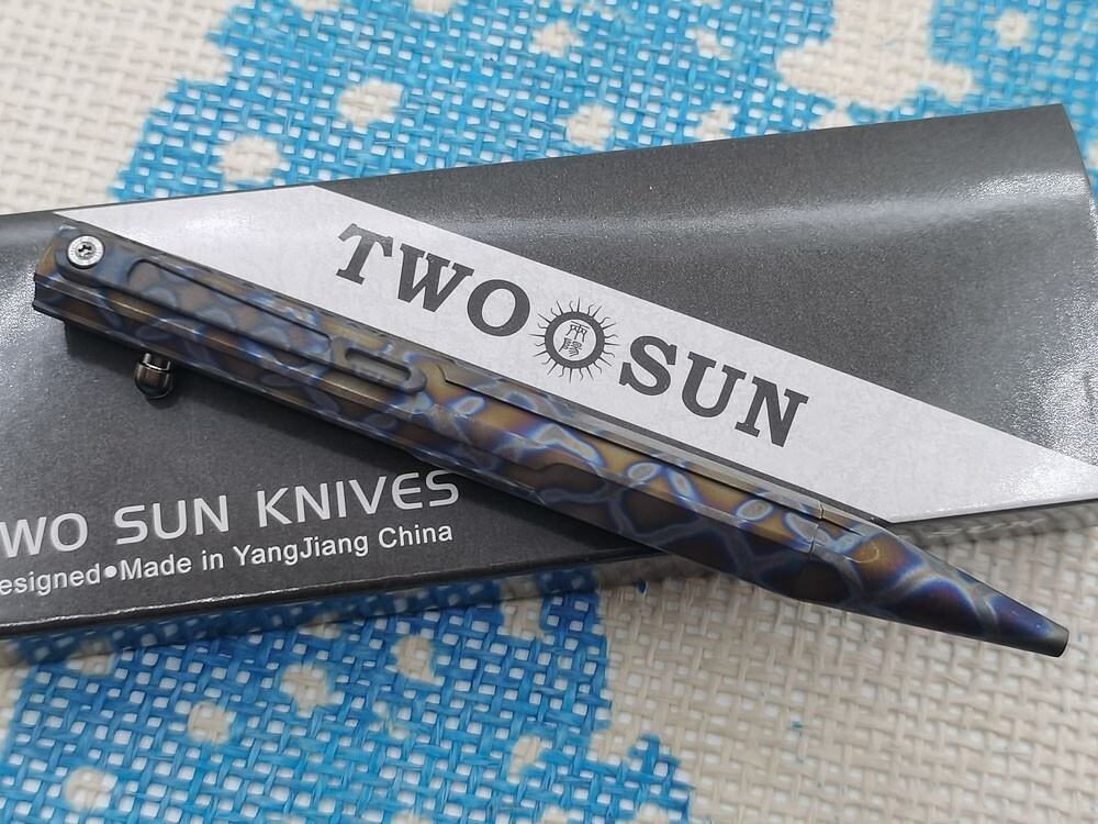 TwoSun TS-PEN02-Fire Outdoor Fire Checkered Tactical Titanium Push Mechanism