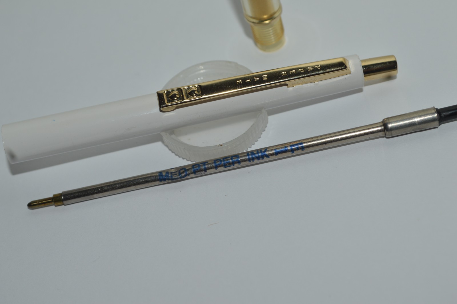 Paper Mate CONTOUR Ballpoint Pen White Gold Trim Made In Mexico Circa 1980’s