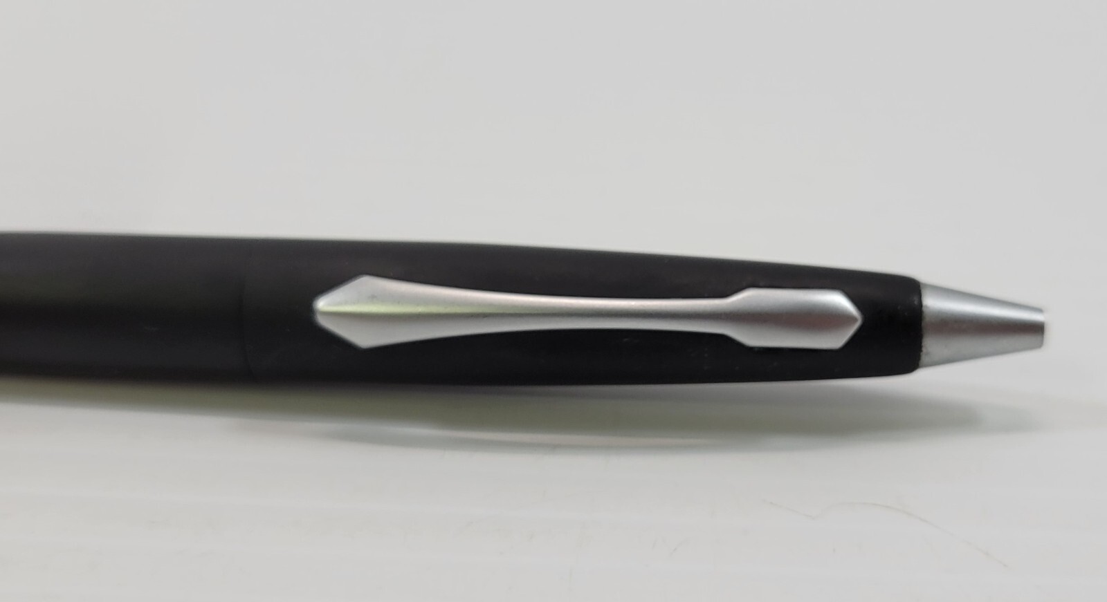 *B23) Vanishing Point Reverse Clip Pocket Saver Black Soft Barrel Ballpoint Pen