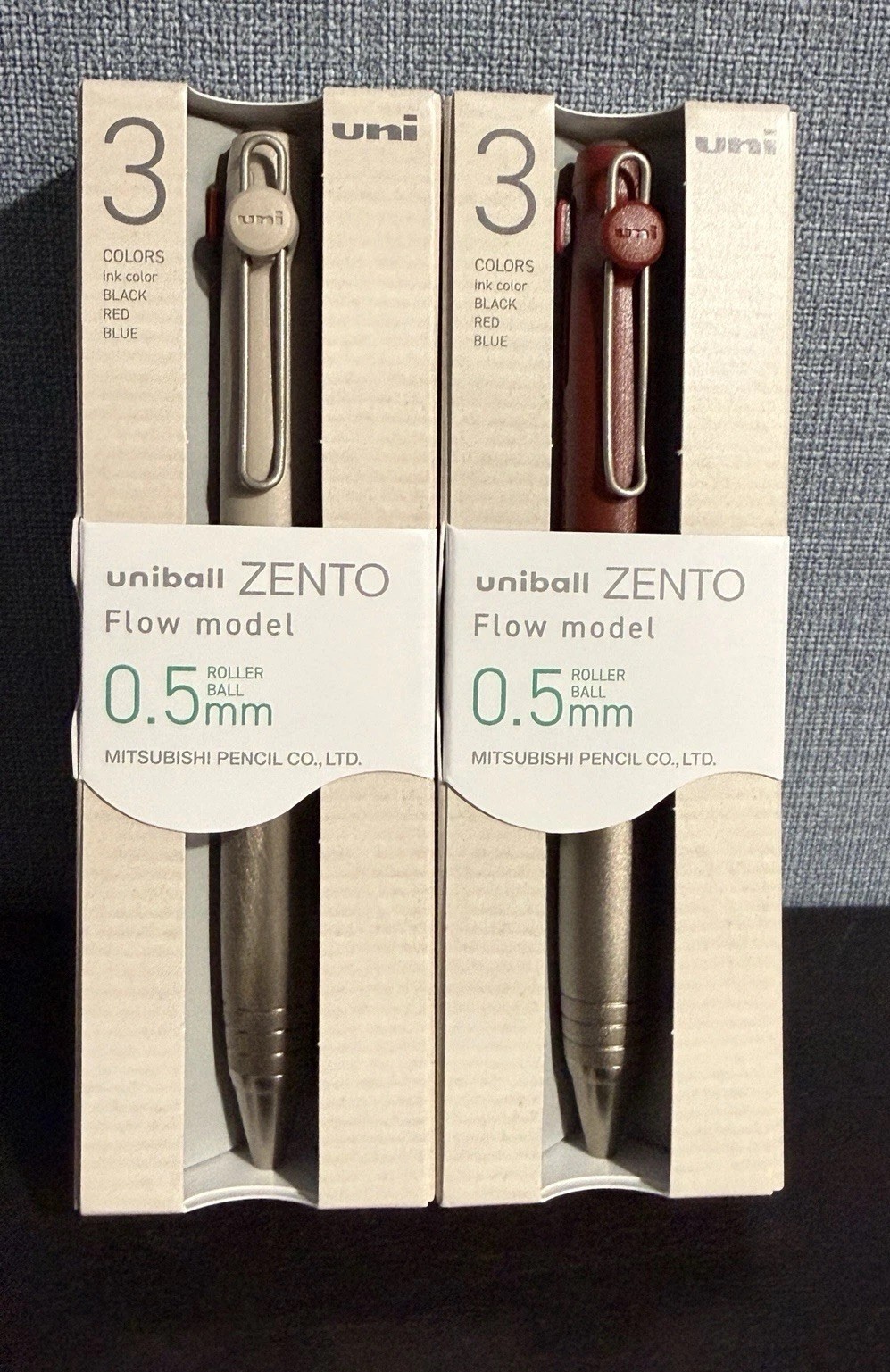 Uni-Ball Zento Flow Model 3-Color Ballpoint Pen 0.5mm 2 Pieces Beige & Burgundy