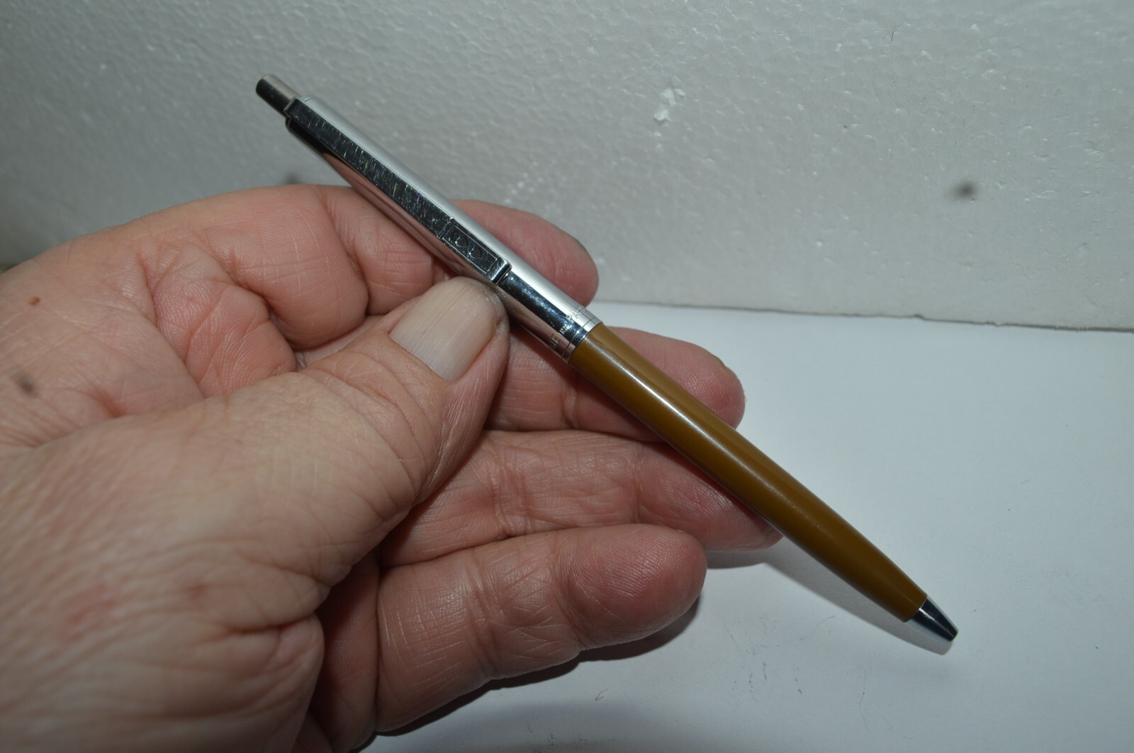 PAPER MATE Profile Slim Grip Ballpoint Pen Brown-Chrome Barrel Made In USA 1990s