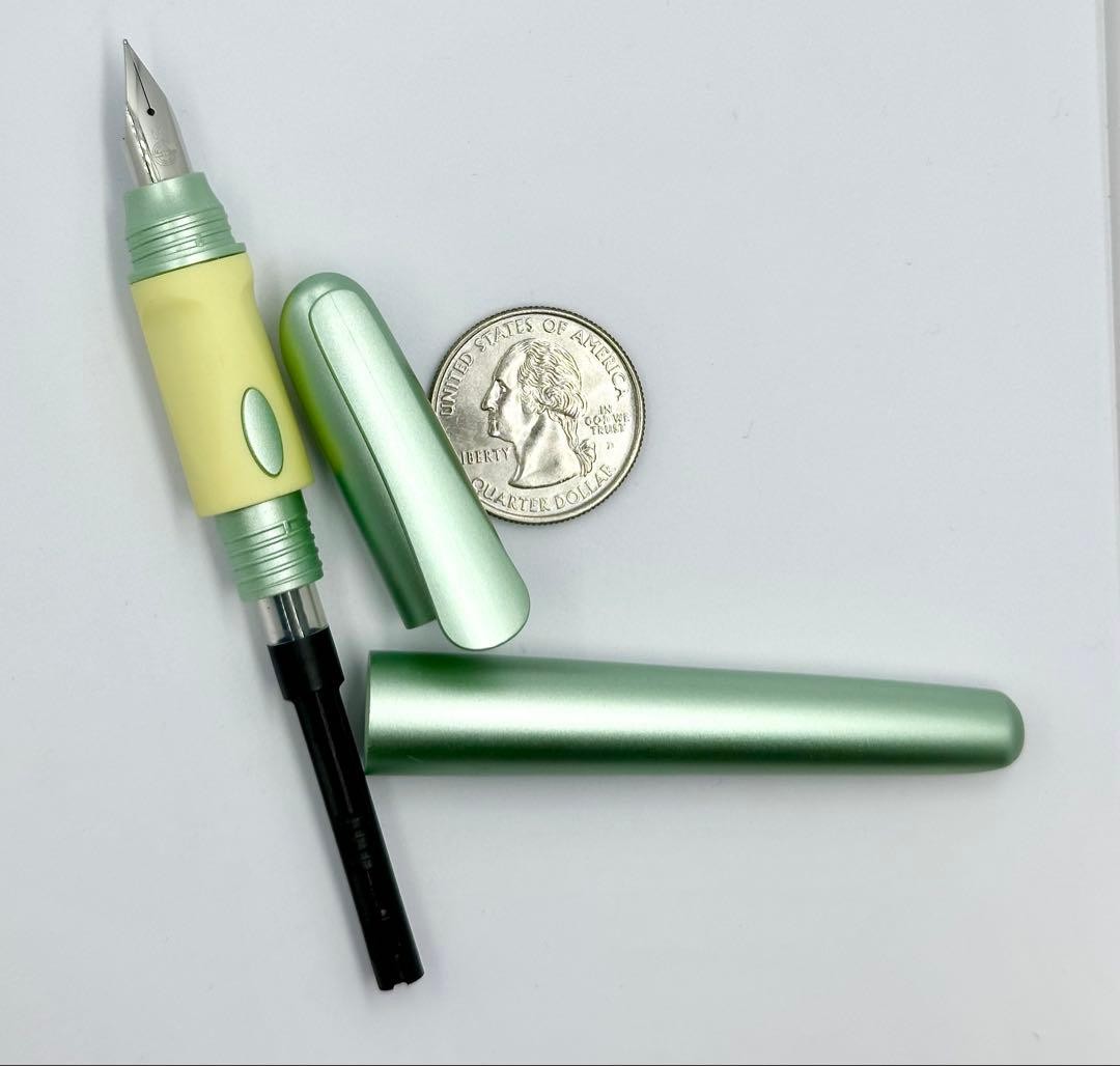 Macaron Fountain Pen Pearl Green EF #3cbdba