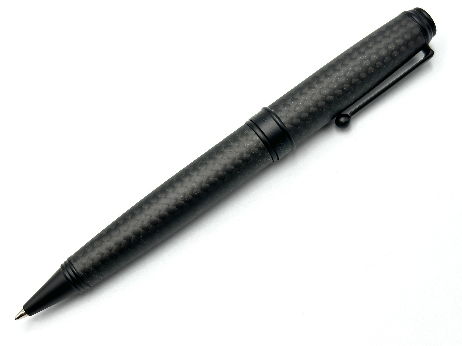 UNCOMMON MONTEVERDE USA INVINCIA DELUXE NIGHTHAWK CARBON BLACK BALLPOINT PEN