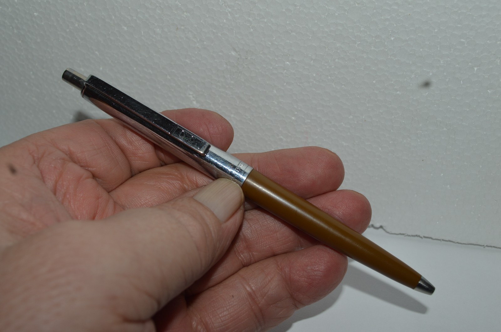 PAPER MATE Profile #2 Regular Grip Ballpoint Pen Brown Barrel Made In USA 1990s