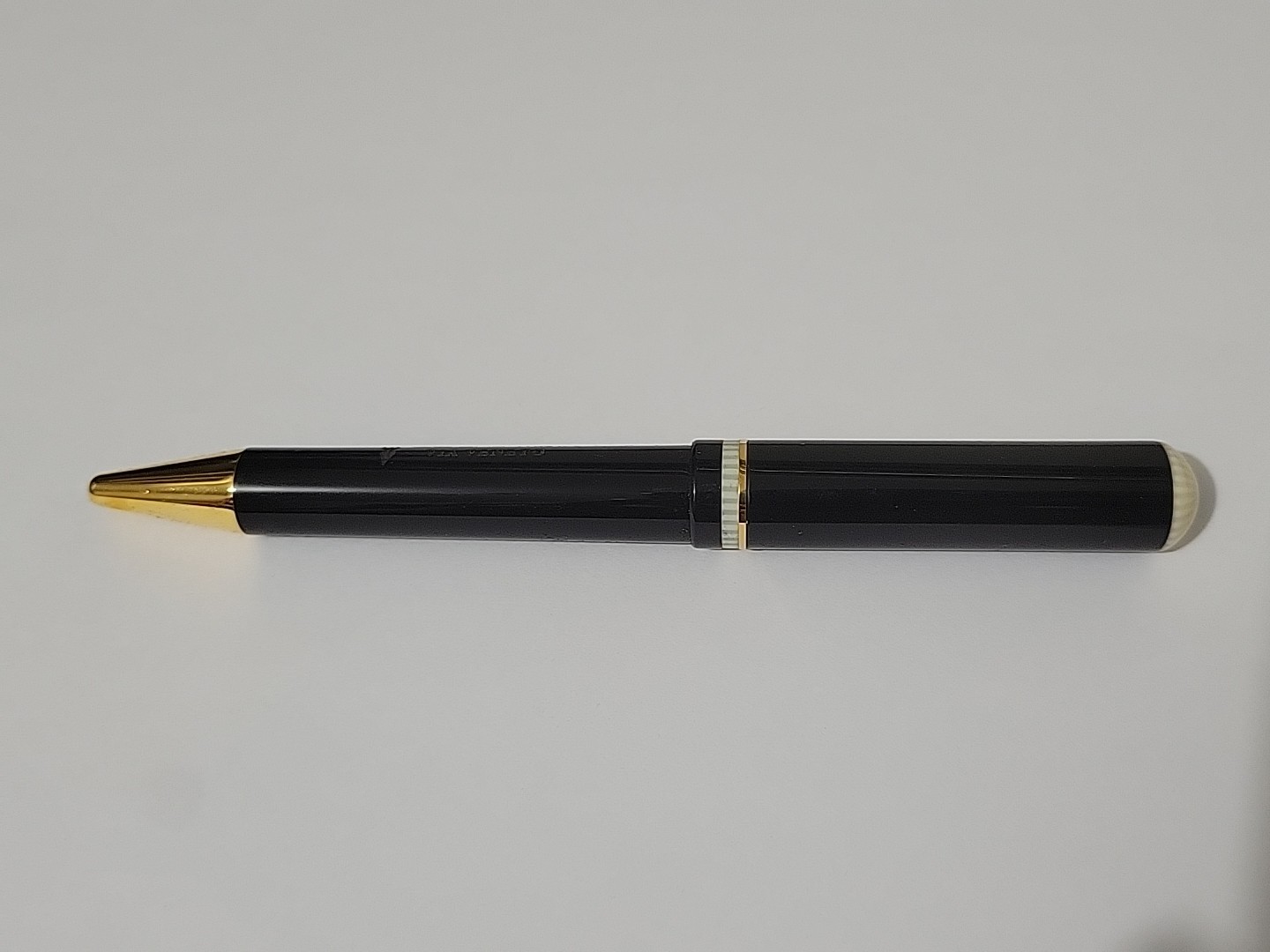 Delta Via Veneto Ballpoint Pen Black Gold & Ivary Gold Trim Italy w/ Box & Card