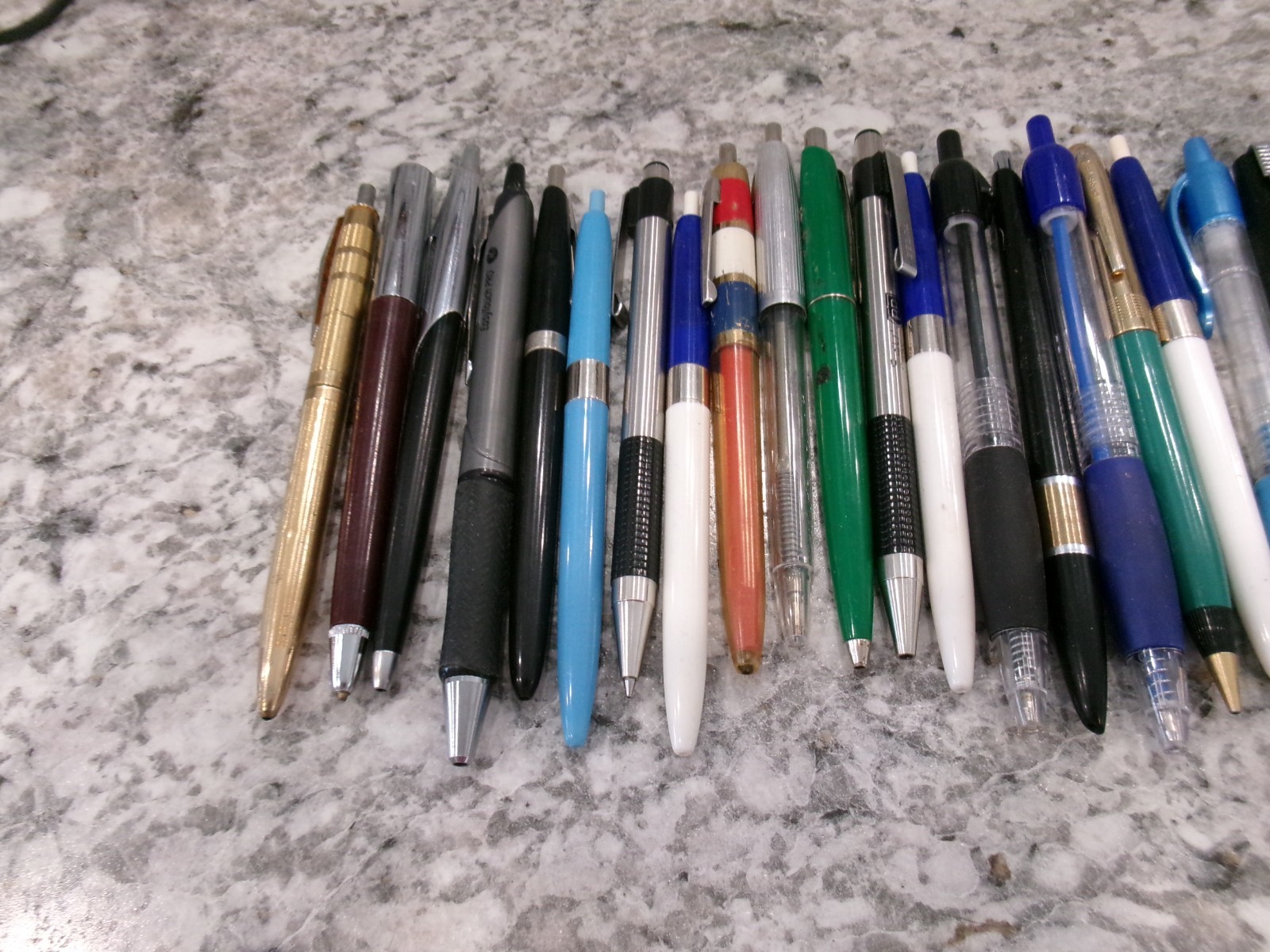 Mixed Lot Of 36 Vintage Pens, Various Brands/Colors, New/Used