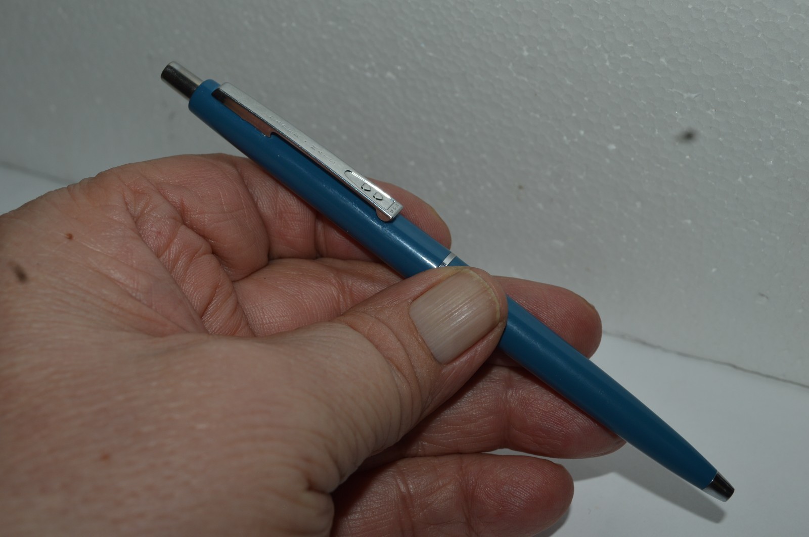Paper Mate MALIBU Ballpoint Pen Dark Blue Color All Plastic Made In USA Ca 1980s