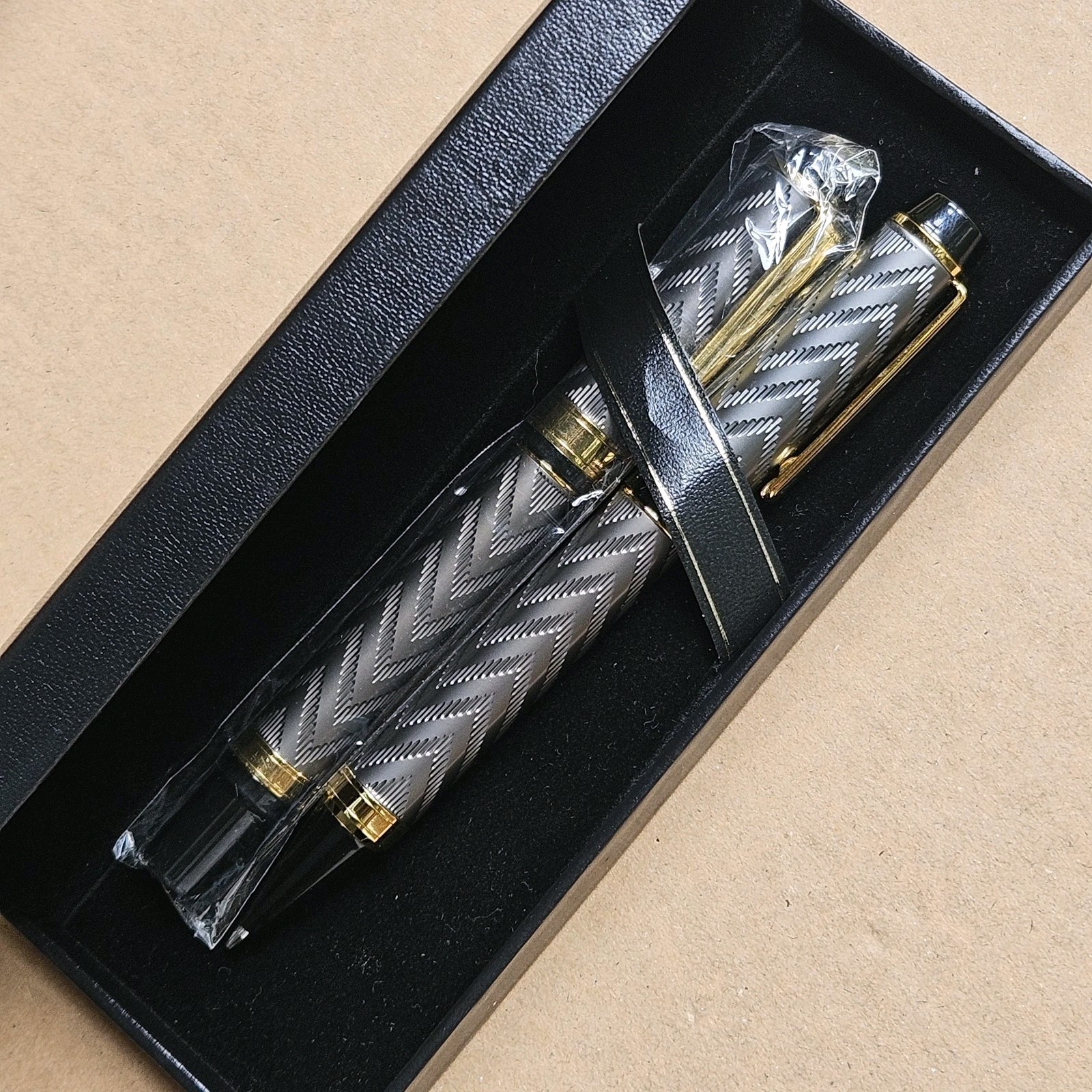 VTG 2001 The Bombay Company Pen And Pencil Set w/ Case – Hauser Ink