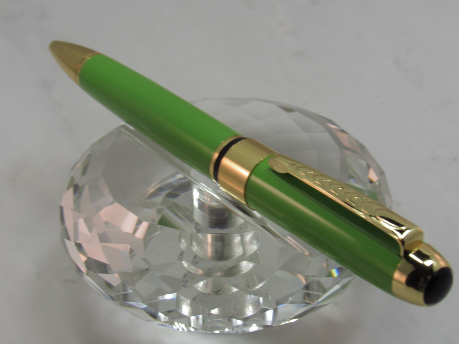 HIGH QUALITY BAOER GREEN TWIST BALL POINT PEN/GOLD FINISH