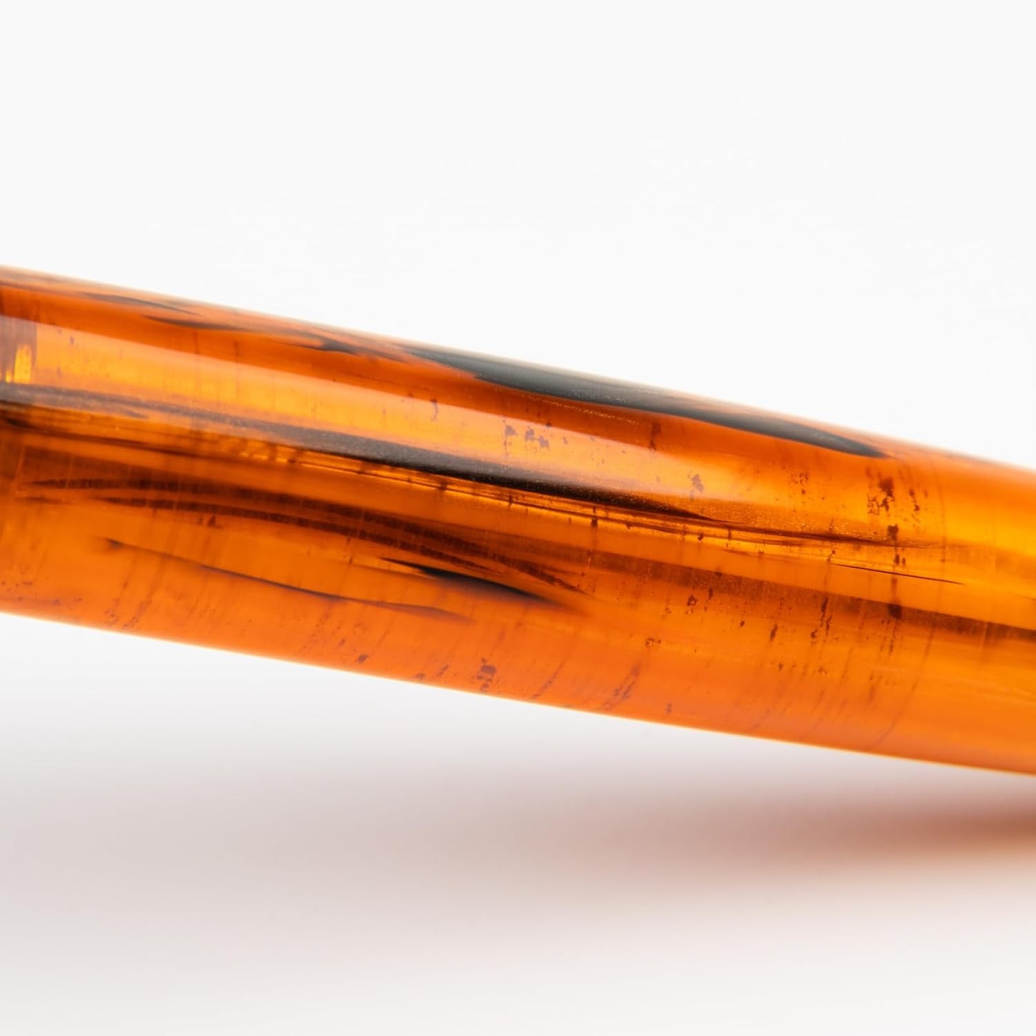 Ballpoint Pen in Amber – Luxury Writing Instrument with Warm Amber Fin