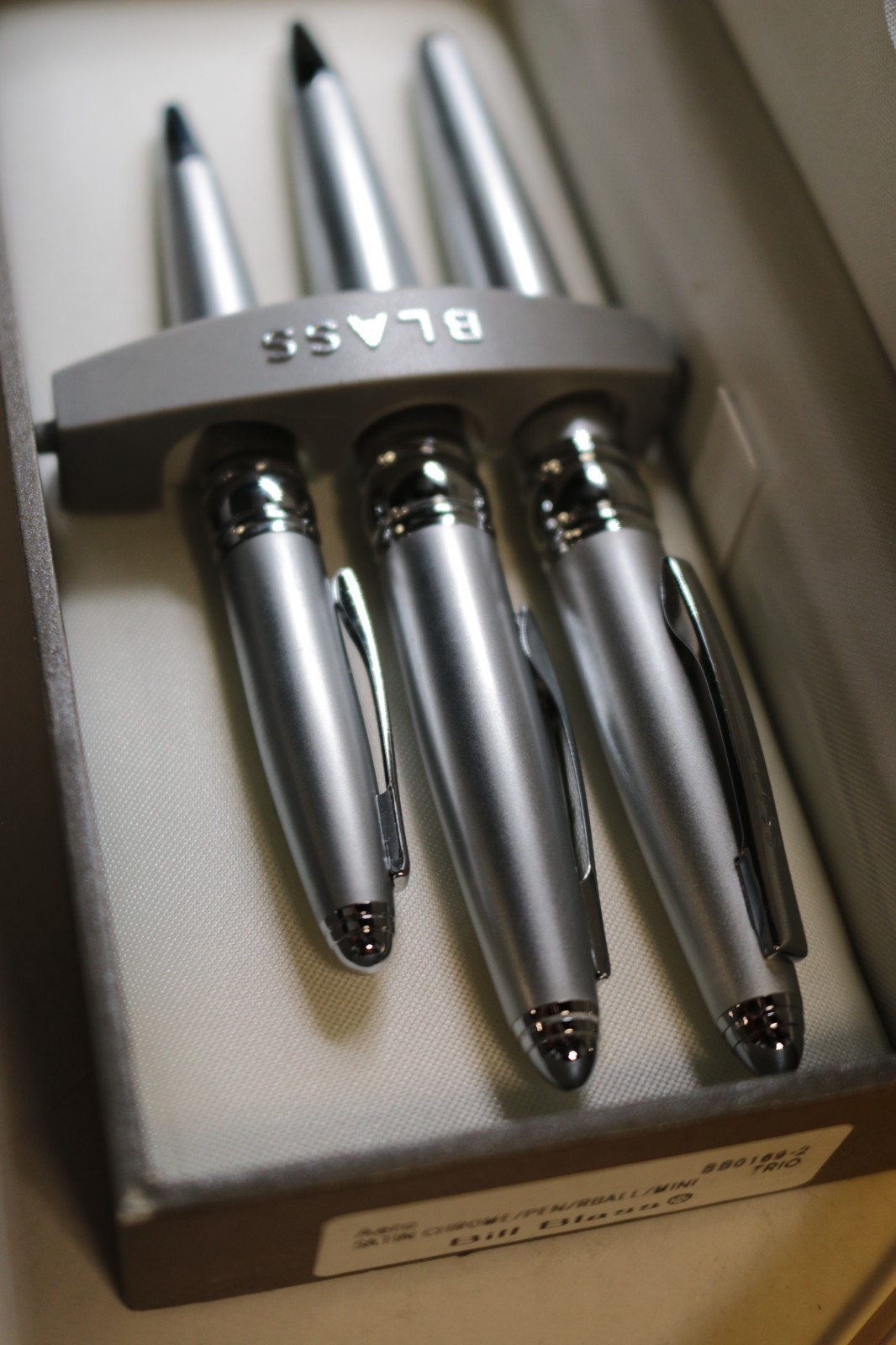 Cross Bill Blass Trio Aero Satin Chrome Ballpoint Pen BB0169-2 New in Gift Box