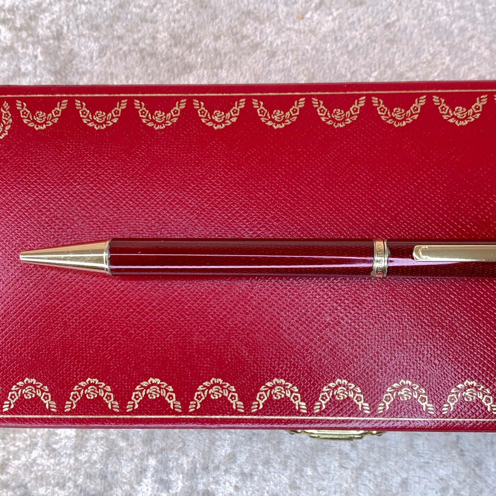 Cartier Ballpoint Pen Rare Trinity Bordeaux Enamel Engraved Pattern with Case