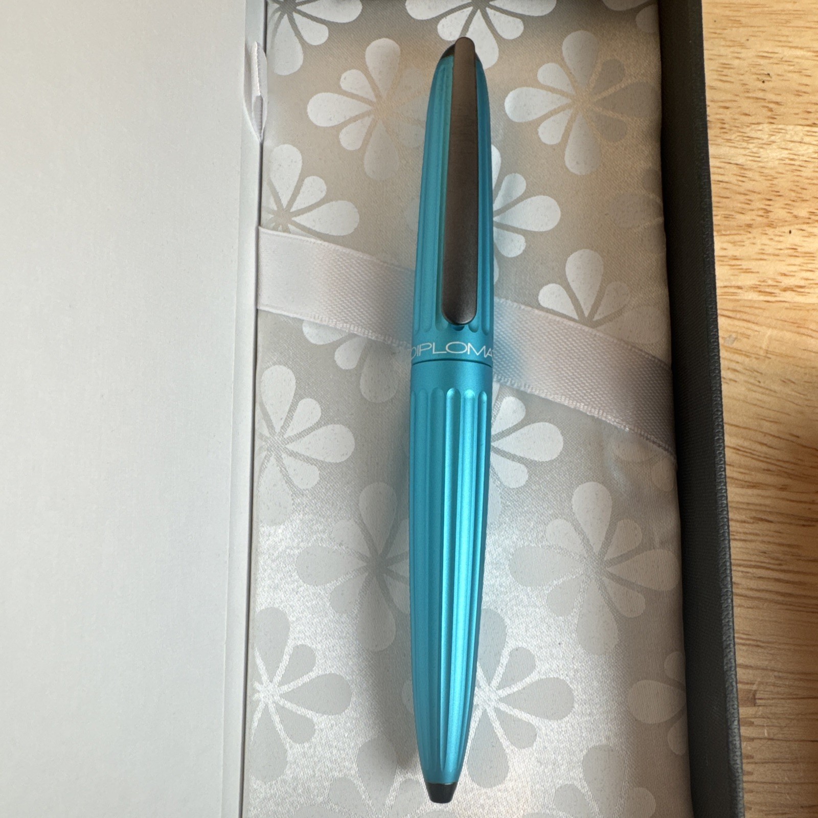 Diplomat Aero Midnight Turquoise Ballpoint Pen Made in Germany NEW! Twist