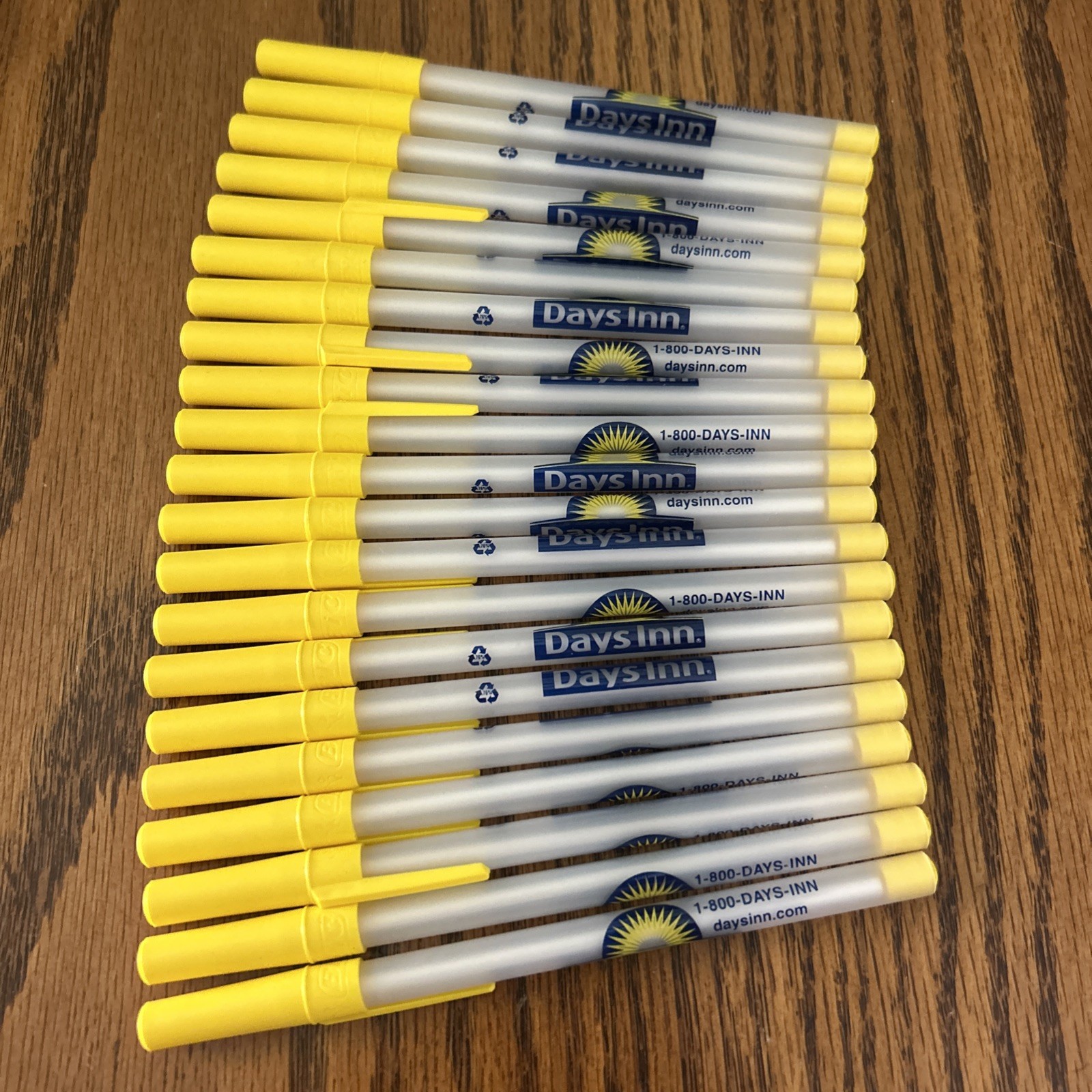 20 Days Inn Motel Hotel Black Ink Pens BIC Advertising Yellow Stick Pen Tested