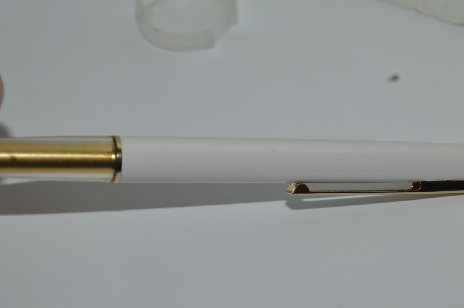 Paper Mate CONTOUR Ballpoint Pen White Gold Trim Made In Mexico Circa 1980’s