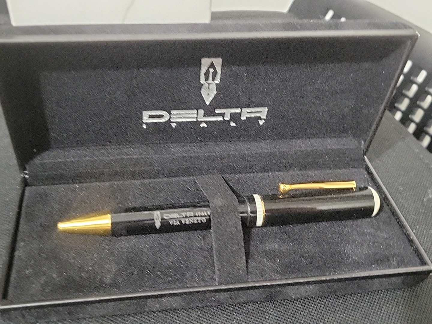 Delta Via Veneto Ballpoint Pen Black Gold & Ivary Gold Trim Italy w/ Box & Card